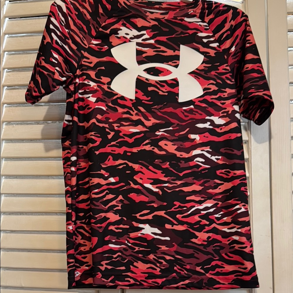 Under Armour Red and Black Athletic Tee with Camouflage Design
